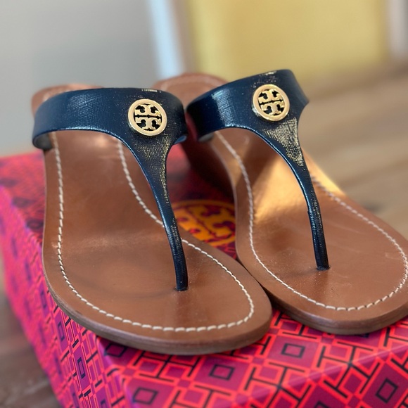 Tory Burch Cameron Wedge Thong Sandals Navy/Gold 8.5 - Picture 9 of 9